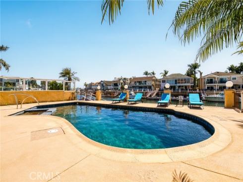16181  Santa Barbara   Lane, Huntington Beach, CA