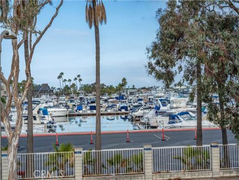 17188 Edgewater , Huntington Beach, CA