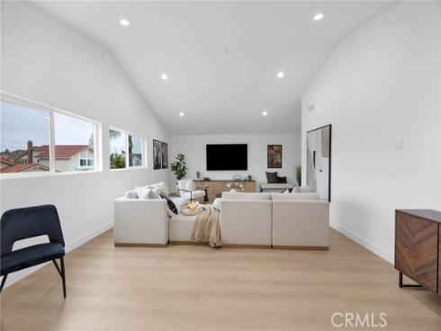 8792 Baywood Drive, Huntington Beach, CA
