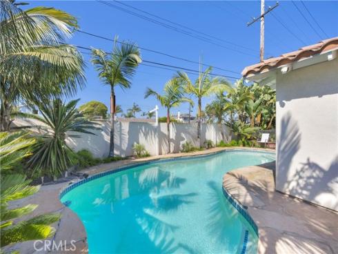 9112 Playa Drive, Huntington Beach, CA
