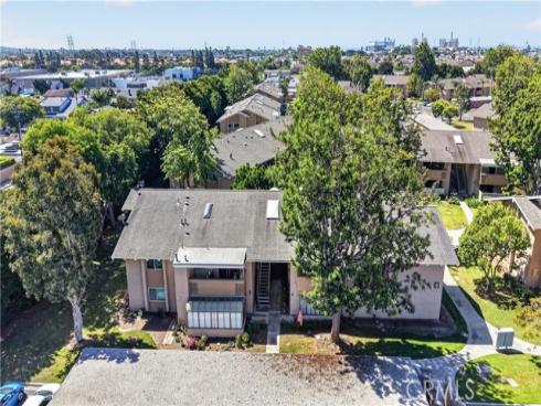 8933 Biscayne 220B Court, Huntington Beach, CA