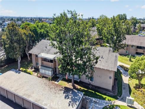 8933 Biscayne 220B Court, Huntington Beach, CA