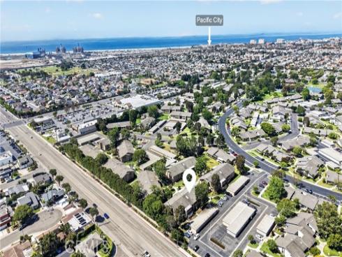 8933  Biscayne  220B  Court, Huntington Beach, CA