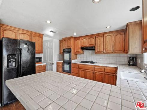6811 Hitchingpost Circle, Huntington Beach, CA