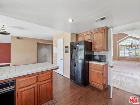 6811 Hitchingpost Circle, Huntington Beach, CA