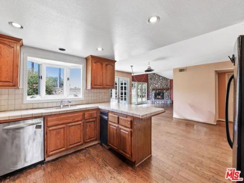 6811 Hitchingpost Circle, Huntington Beach, CA