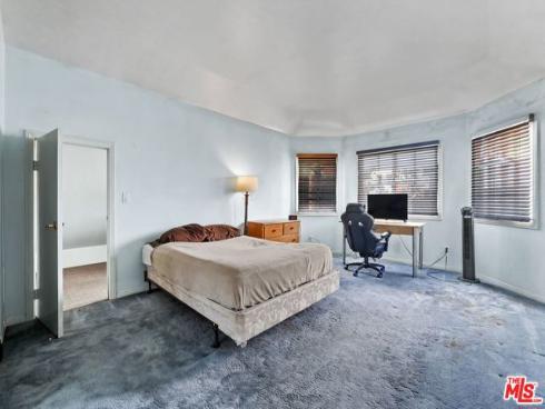 6811 Hitchingpost Circle, Huntington Beach, CA