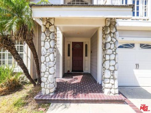 6811 Hitchingpost Circle, Huntington Beach, CA