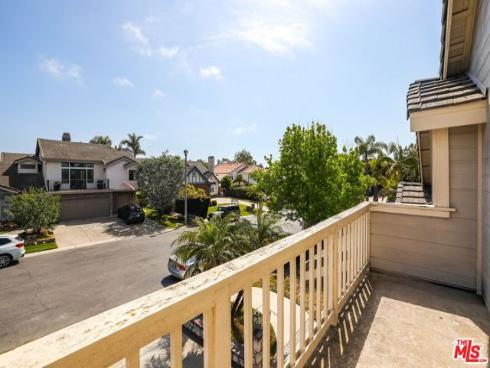 6811 Hitchingpost Circle, Huntington Beach, CA
