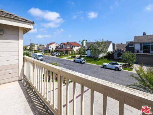 6811 Hitchingpost Circle, Huntington Beach, CA