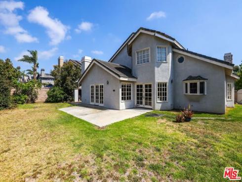 6811 Hitchingpost Circle, Huntington Beach, CA
