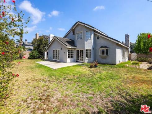 6811 Hitchingpost Circle, Huntington Beach, CA