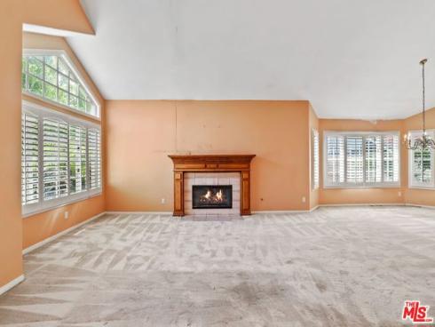 6811 Hitchingpost Circle, Huntington Beach, CA