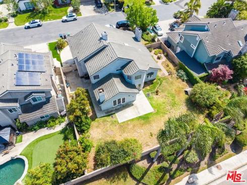 6811 Hitchingpost Circle, Huntington Beach, CA