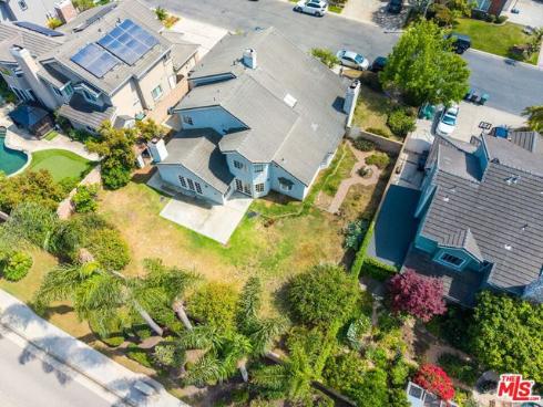 6811 Hitchingpost Circle, Huntington Beach, CA