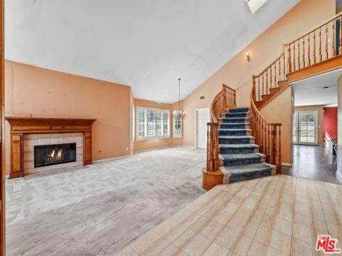 6811 Hitchingpost Circle, Huntington Beach, CA