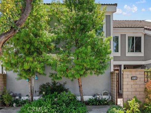 3516  Windspun  , Huntington Beach, CA