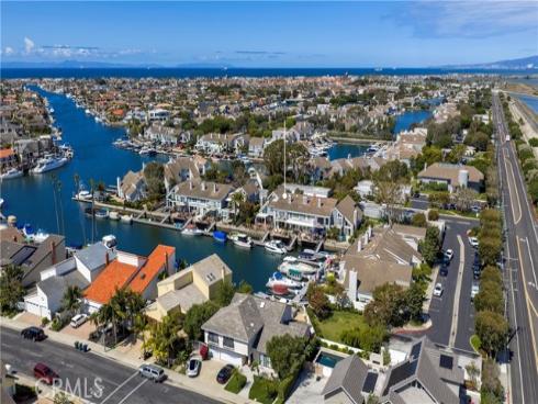 16068  Bonaire  , Huntington Beach, CA