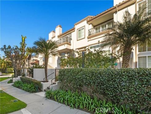 19295 Wingedfoot Circle, Huntington Beach, CA