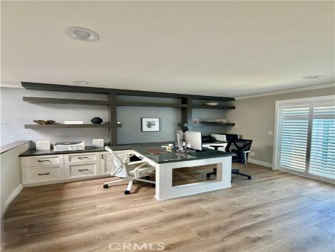 19295 Wingedfoot Circle, Huntington Beach, CA
