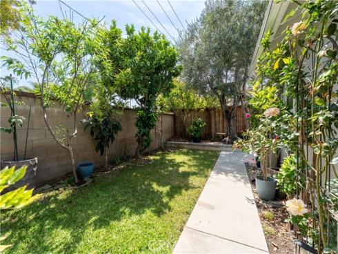 8282 Delfino Circle, Huntington Beach, CA