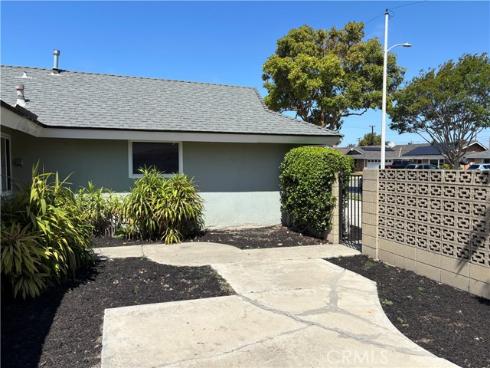6562 Corrine Circle , Huntington Beach, CA