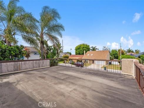 10042 Sprit Circle, Huntington Beach, CA