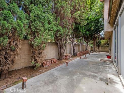 10042 Sprit Circle, Huntington Beach, CA