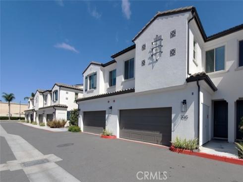 17536 Cameron 105 Lane, Huntington Beach, CA