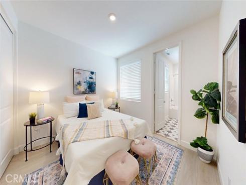 17536 Cameron 105 Lane, Huntington Beach, CA