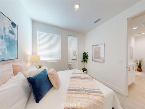 17536 Cameron 105 Lane, Huntington Beach, CA