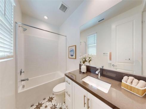 17536 Cameron 105 Lane, Huntington Beach, CA
