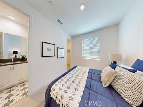 17536 Cameron 105 Lane, Huntington Beach, CA