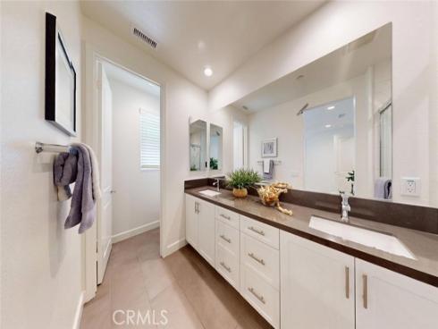 17536 Cameron 105 Lane, Huntington Beach, CA