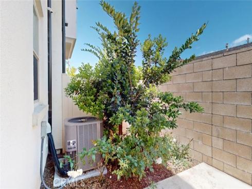 17536 Cameron 105 Lane, Huntington Beach, CA