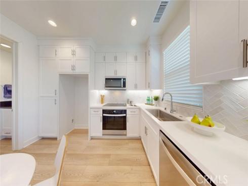 17536 Cameron 105 Lane, Huntington Beach, CA
