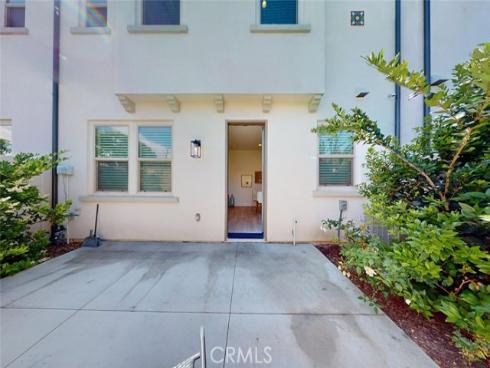 17536 Cameron 105 Lane, Huntington Beach, CA