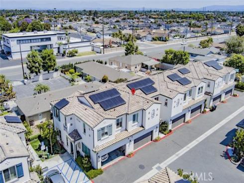 17536 Cameron 105 Lane, Huntington Beach, CA