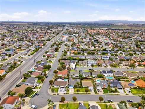 21551 Kanakoa Lane, Huntington Beach, CA