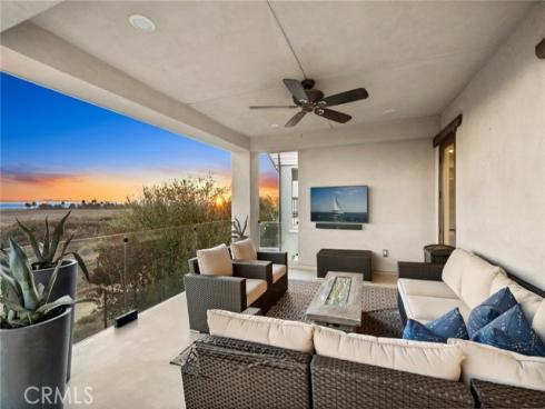 4682  Oceanridge  , Huntington Beach, CA