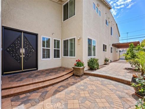 320 7th , Huntington Beach, CA