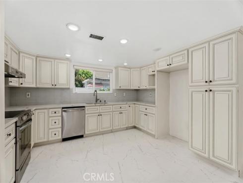 320 7th , Huntington Beach, CA