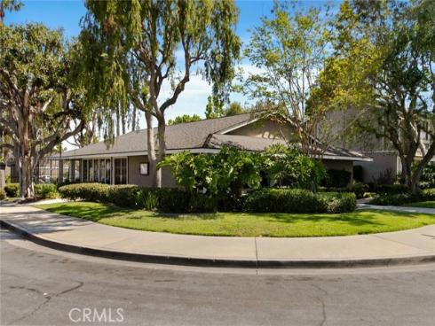 8414 El Arroyo 46 Drive, Huntington Beach, CA
