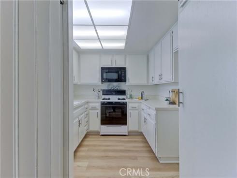 8877 Tulare 313-B , Huntington Beach, CA