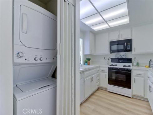 8877 Tulare 313-B , Huntington Beach, CA