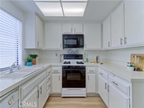 8877 Tulare 313-B , Huntington Beach, CA