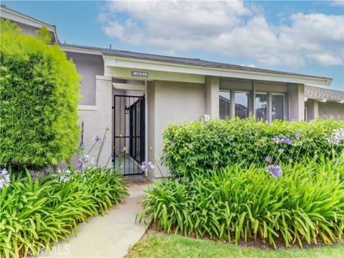 8877 Tulare 313-B , Huntington Beach, CA