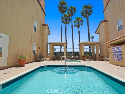 2000 Pacific Coast Hwy 308 , Huntington Beach, CA