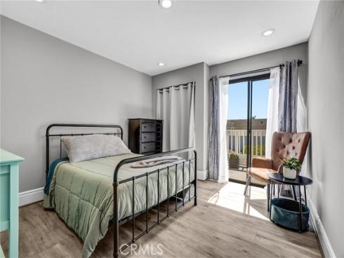 4682 Warner C304 Avenue, Huntington Beach, CA