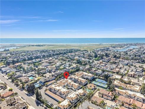 4682 Warner C304 Avenue, Huntington Beach, CA